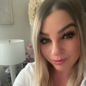 Meet your Posher, Keri